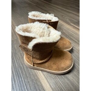 Ugg Baby/Toddler Uggs Size 2/3 (Small) Keelan II Tan GUC Outdoor Play Condition